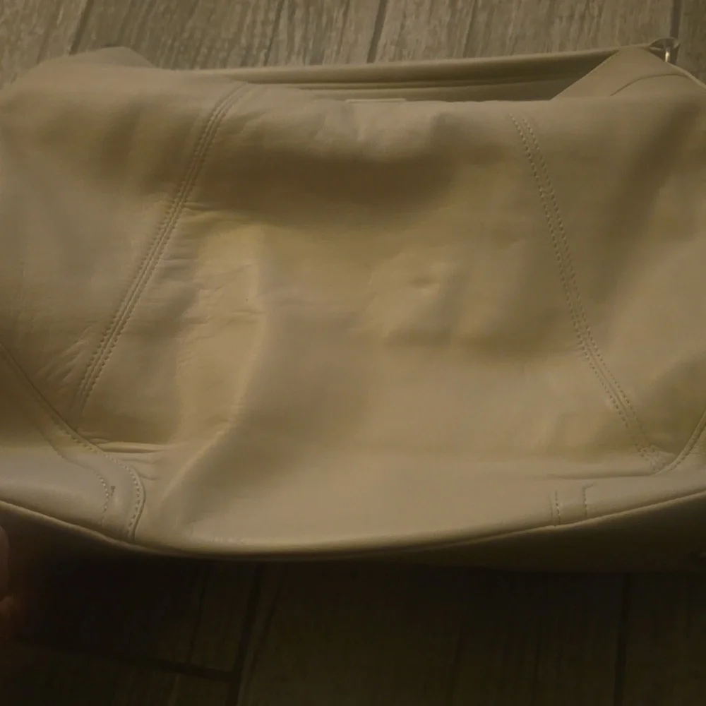 Coldwater Creek Cream Leather Shoulder Bag - Picture 6 of 8